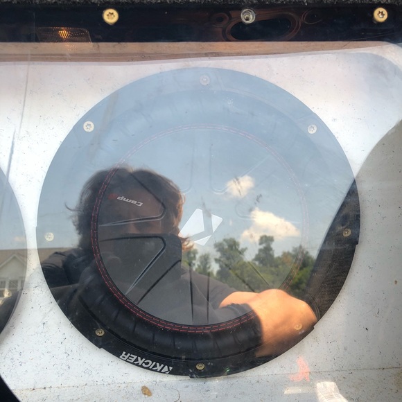 Two 10” Kicker CompR subwoofers and a 600w amp - Picture 2 of 5